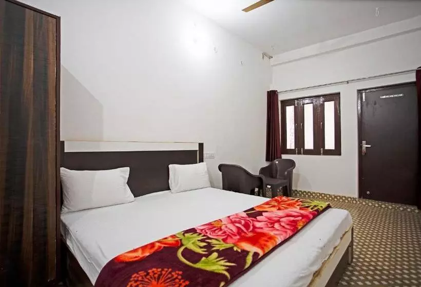 هتل Spot On 41585 Green Pine