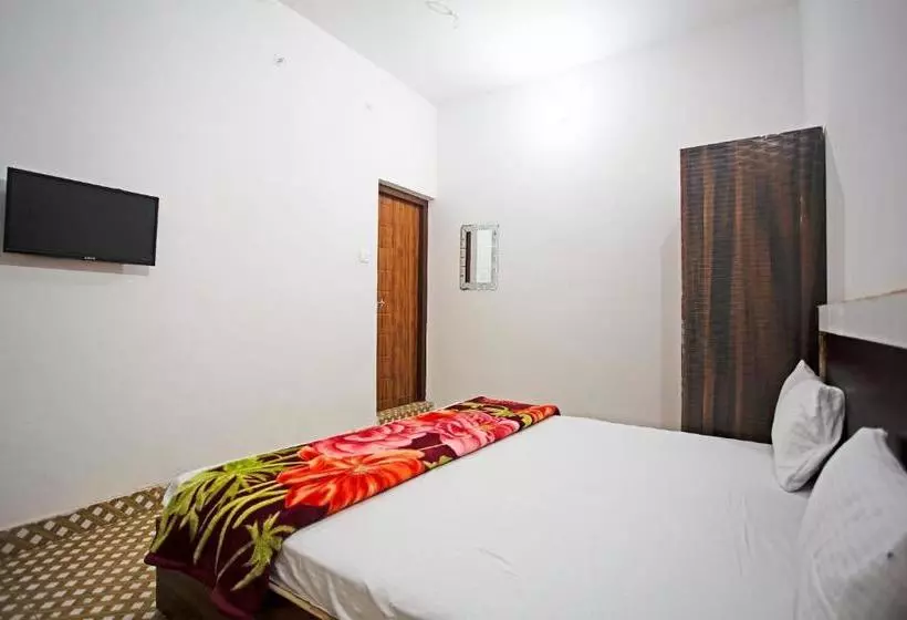 هتل Spot On 41585 Green Pine