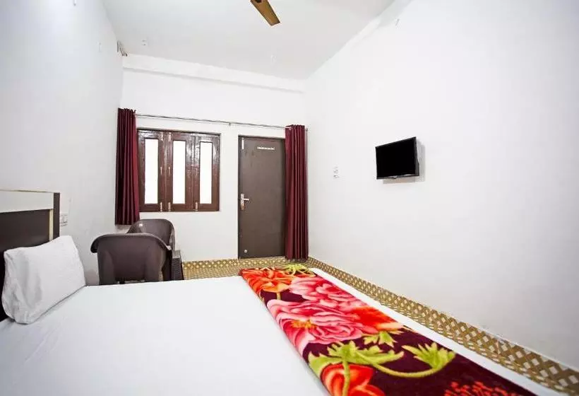 هتل Spot On 41585 Green Pine