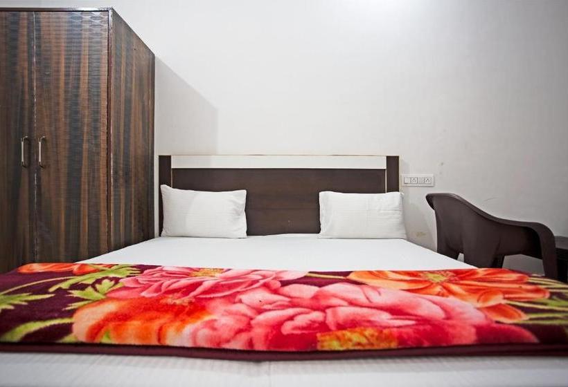 ホテル Spot On 41585 Green Pine