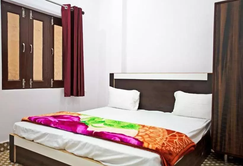 هتل Spot On 41585 Green Pine