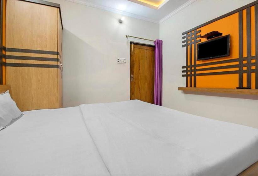 Hotell Spot On 63682 Tharun Guest House