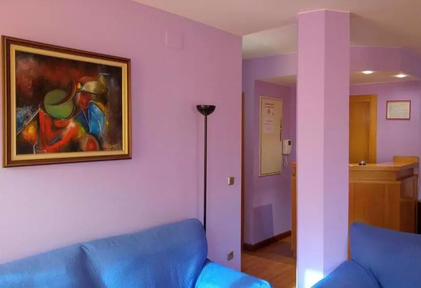 Hostal Prada Borges