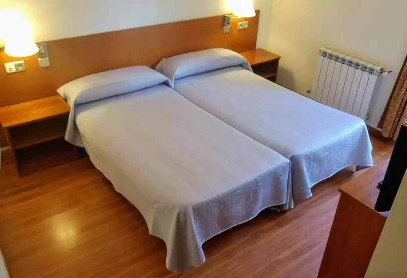 Hostal Prada Borges