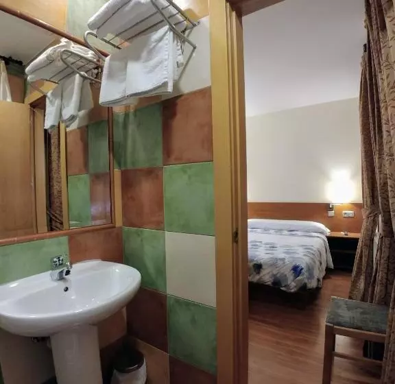 Hostal Prada Borges