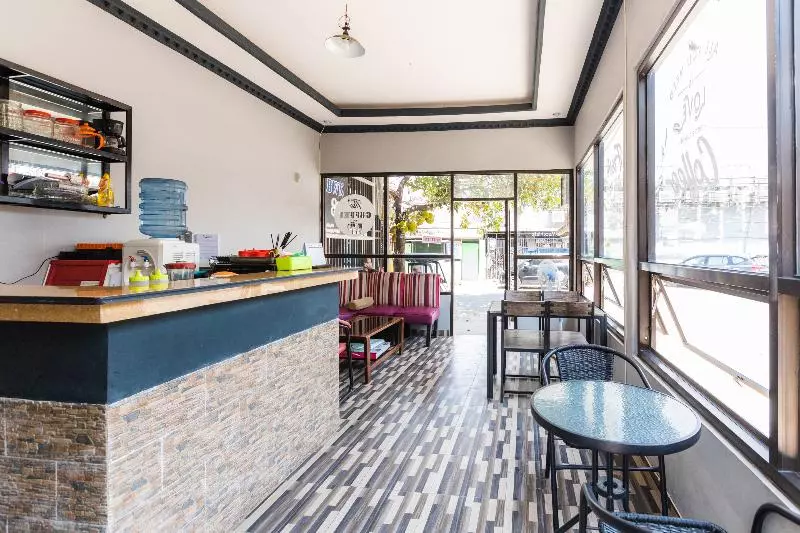 ユースホステル Wisma Pelita Mas By Oyo Rooms