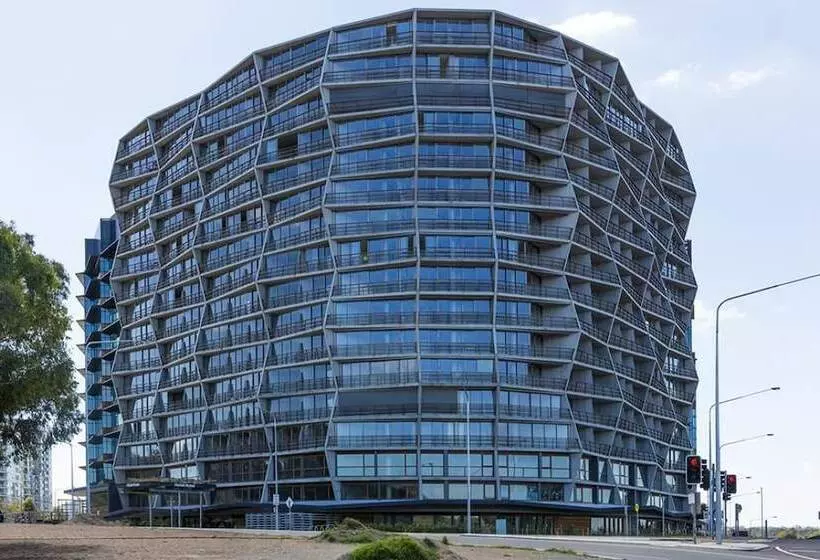 Accommodate Canberra   Nishi