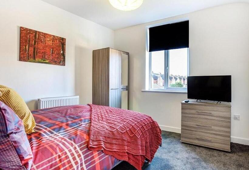 펜션 Townhouse Plus @ 166 Edleston Road Crewe