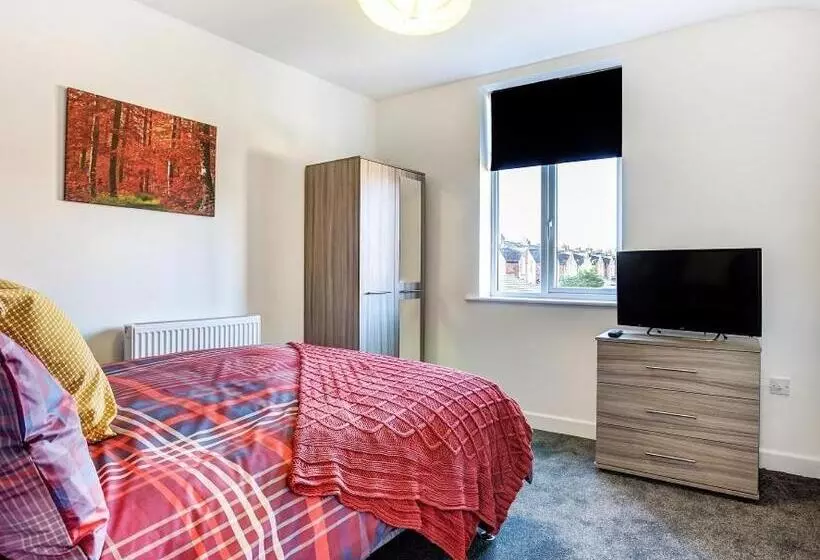 Majatalo Townhouse Plus @ 166 Edleston Road Crewe