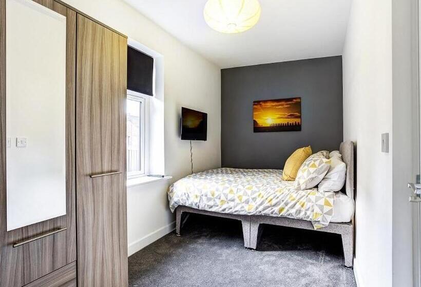 펜션 Townhouse Plus @ 166 Edleston Road Crewe