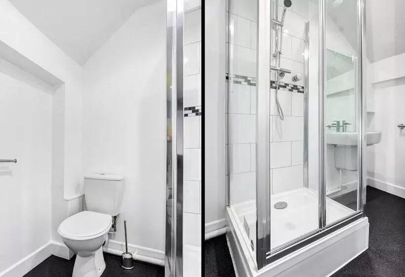 Majatalo Townhouse Plus @ 166 Edleston Road Crewe