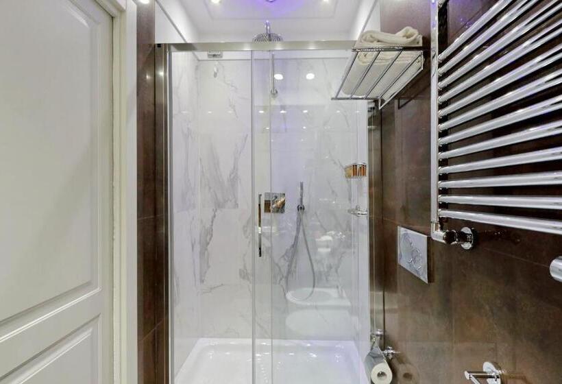 تختخواب و صبحانه Piazza Venezia Grand Suite