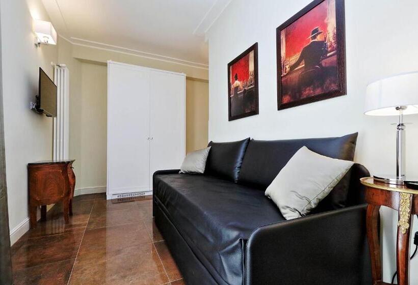 تختخواب و صبحانه Piazza Venezia Grand Suite