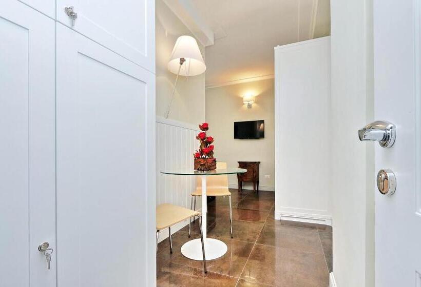 تختخواب و صبحانه Piazza Venezia Grand Suite