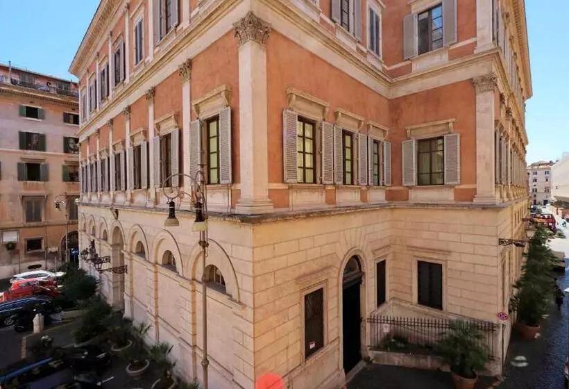 تختخواب و صبحانه Piazza Venezia Grand Suite