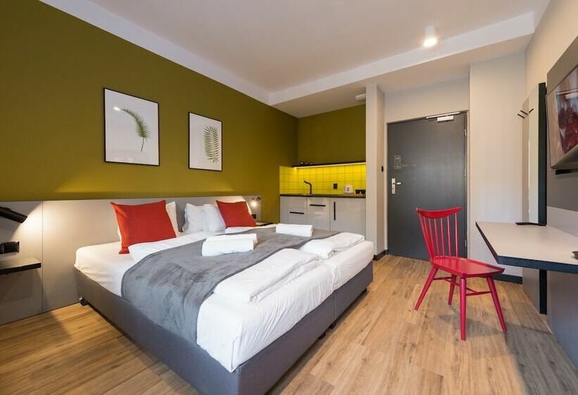 Отель Aparthouse Woźna 11 Old Town