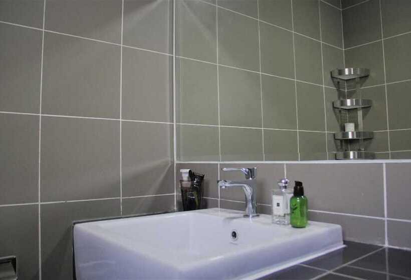 Pensão Rail Suite Aeropod