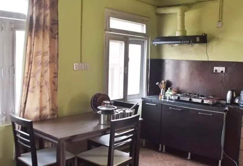 پانسیون Sun Apartment & Guest House