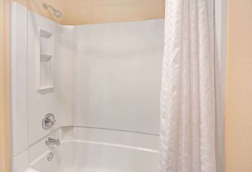 فندق Baymont By Wyndham Indianapolis West