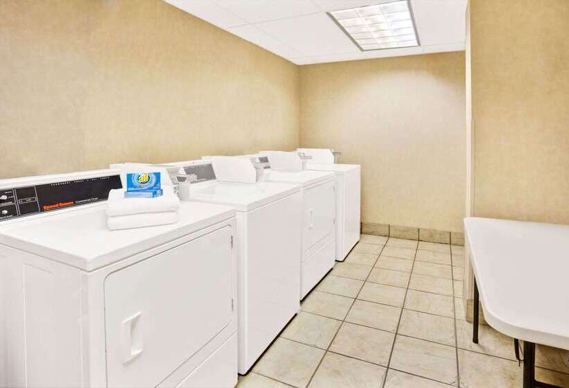 فندق Baymont By Wyndham Indianapolis West