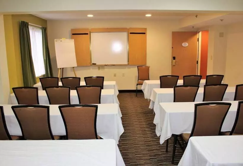 هتل Baymont By Wyndham Newark At University Of Delaware