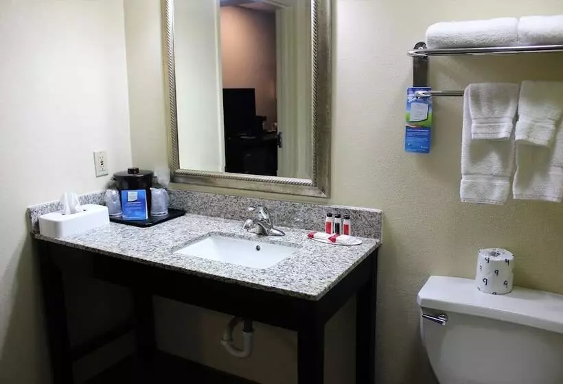 هتل Baymont By Wyndham Newark At University Of Delaware