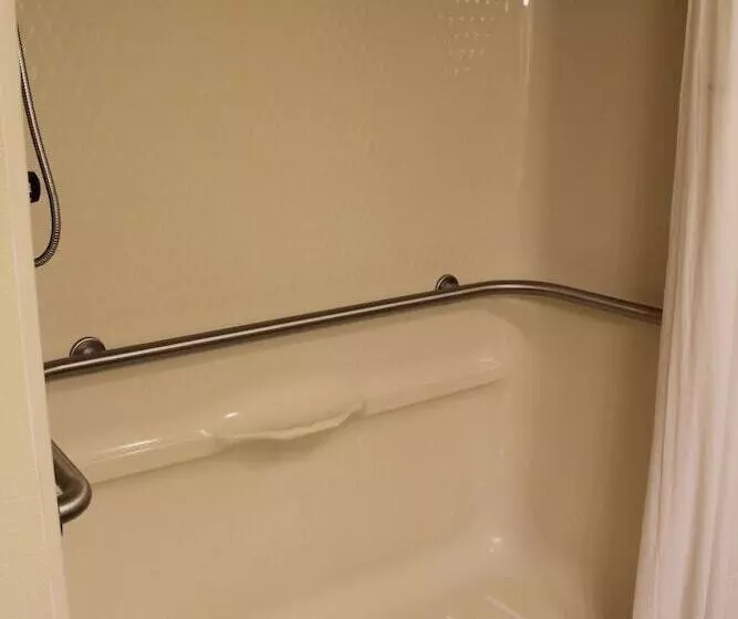 هتل Baymont By Wyndham Newark At University Of Delaware