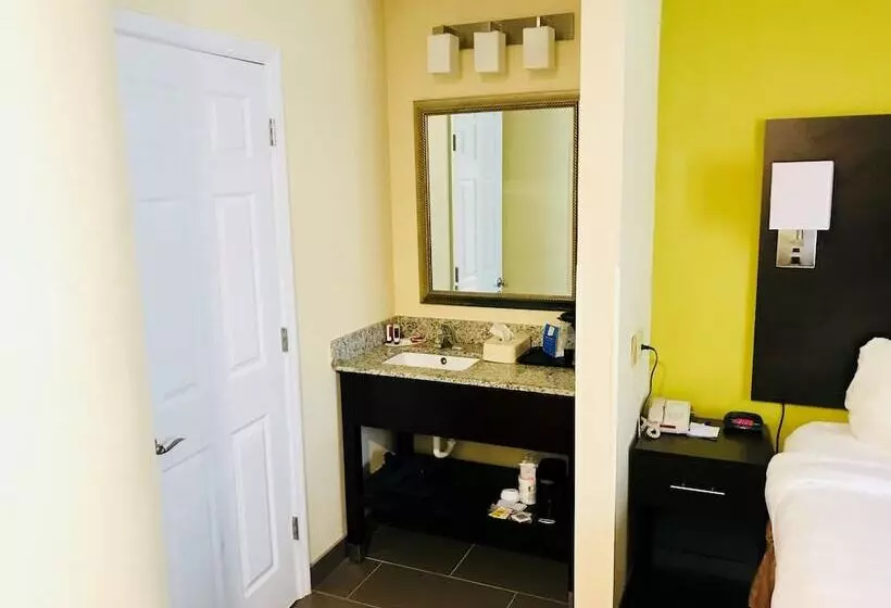 هتل Baymont By Wyndham Newark At University Of Delaware