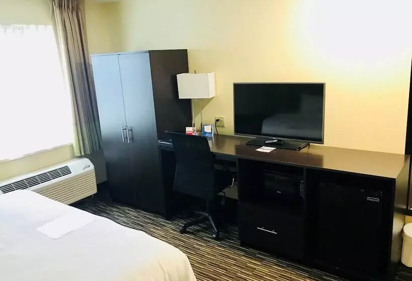 هتل Baymont By Wyndham Newark At University Of Delaware