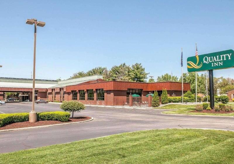 Otel Baymont By Wyndham South Bend Near Notre Dame