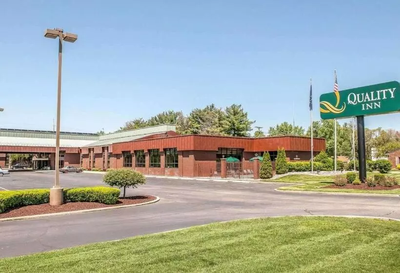 هتل Baymont By Wyndham South Bend Near Notre Dame