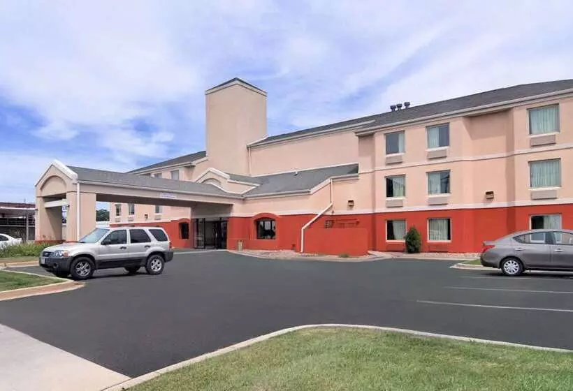 酒店 Howard Johnson By Wyndham Urbana