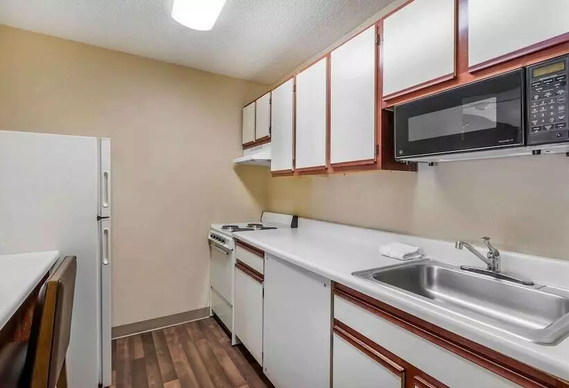 Отель Extended Stay America Suites  Evansville  East