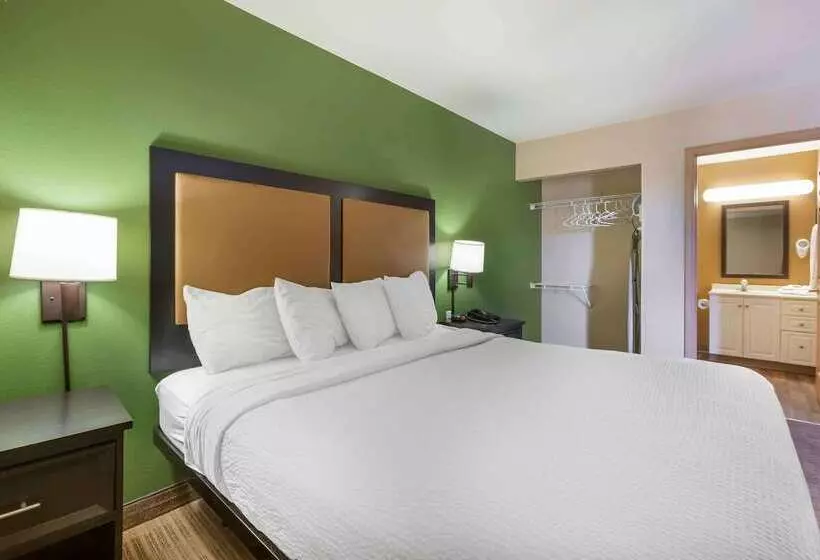 בית מלון כפרי Extended Stay America Suites Phoenix Biltmore
