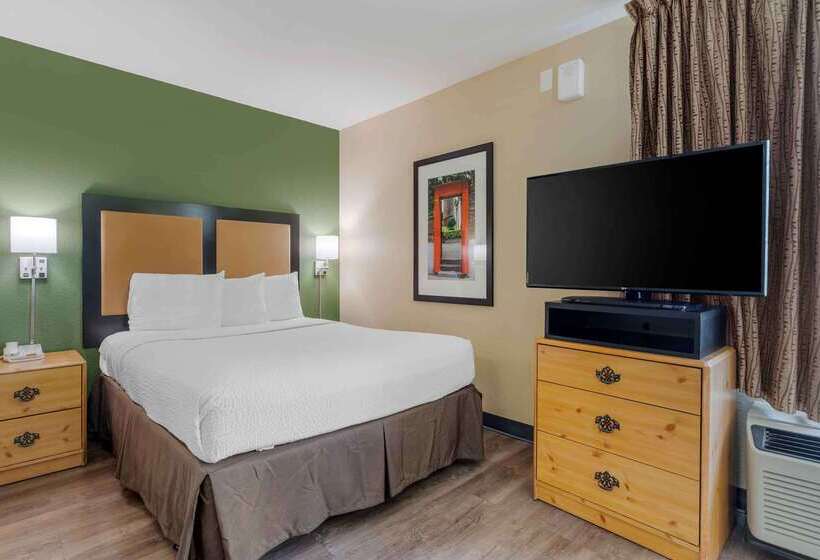 Отель Extended Stay America Suites Phoenix Biltmore
