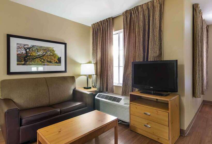 Отель Extended Stay America Suites Phoenix Biltmore