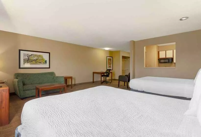 בית מלון כפרי Extended Stay America Suites  Tulsa  Midtown