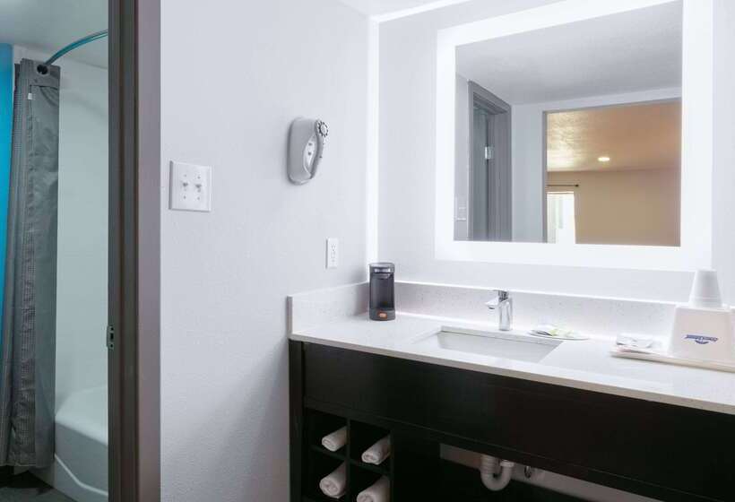 فندق Howard Johnson By Wyndham San Marcos