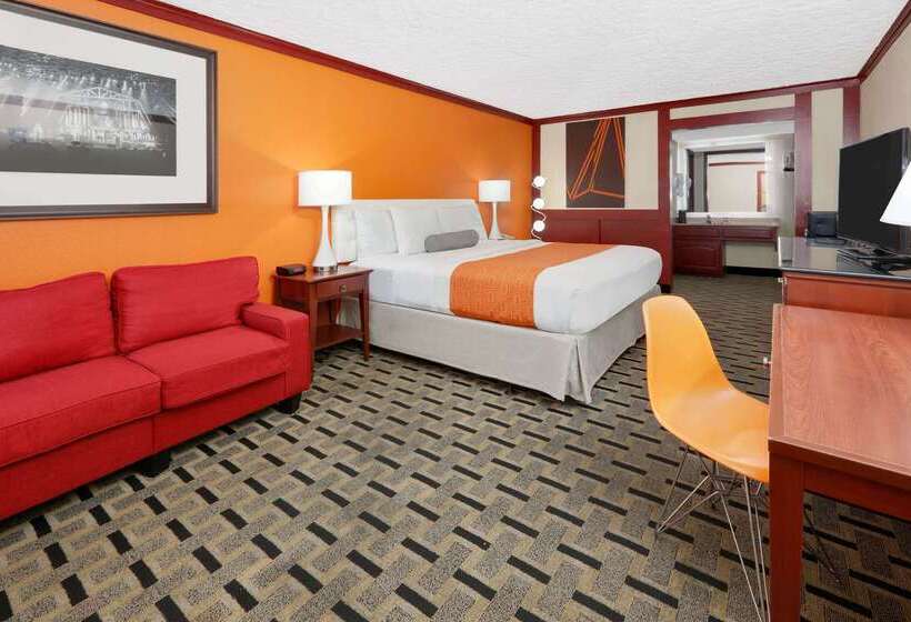 فندق Howard Johnson By Wyndham San Marcos