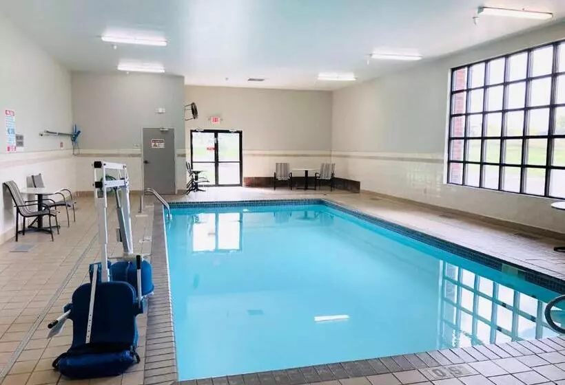 Отель La Quinta Inn & Suites By Wyndham Minneapolis Northwest