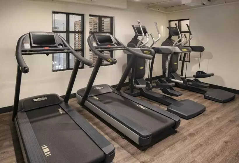 בית מלון כפרי Moxy Memphis Downtown