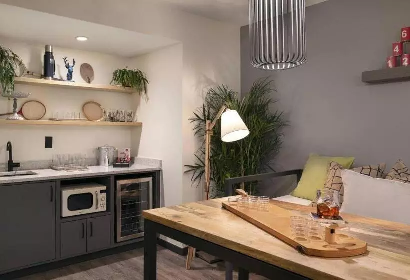 בית מלון כפרי Moxy Memphis Downtown