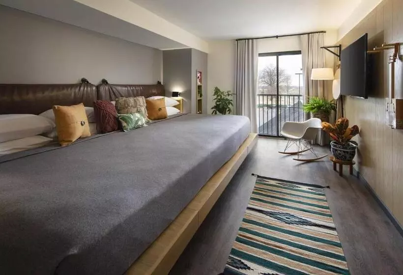 בית מלון כפרי Moxy Memphis Downtown