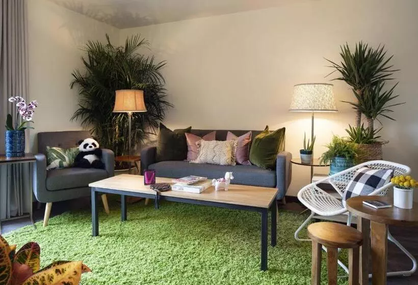 בית מלון כפרי Moxy Memphis Downtown