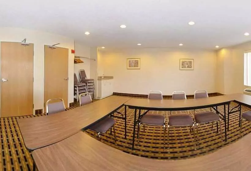 فندق Quality Inn Lees Summit  Kansas City