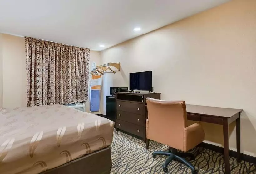 فندق Quality Inn Lees Summit  Kansas City
