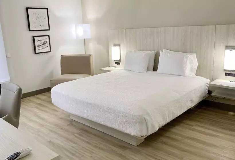 Отель Best Western Plus Sugar Land Stafford