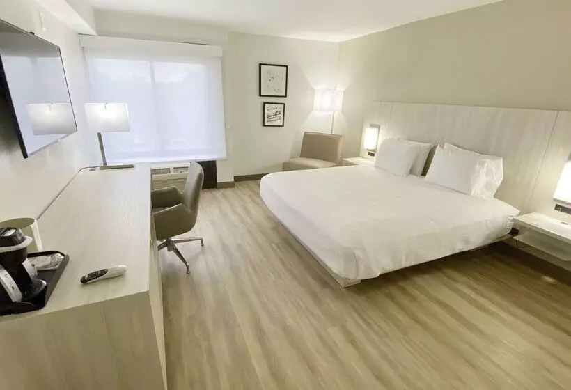 Отель Best Western Plus Sugar Land Stafford