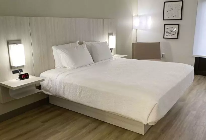 Отель Best Western Plus Sugar Land Stafford