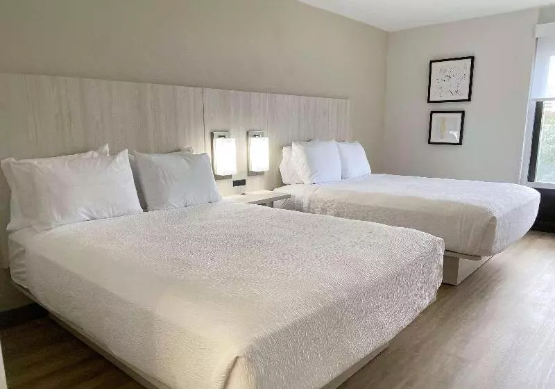 Отель Best Western Plus Sugar Land Stafford